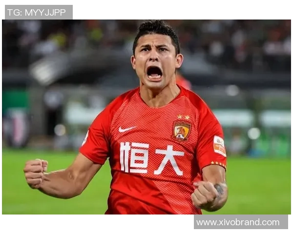 最近哪位足球明星宣布解约引发球迷热议和媒体关注