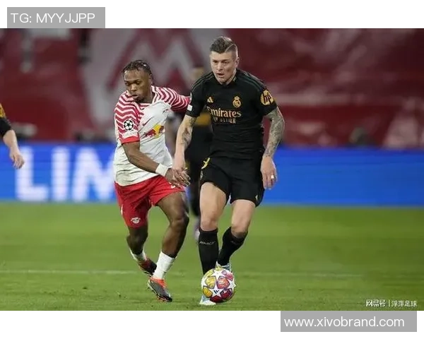 我心中的足球英雄与他闪耀的传奇之路