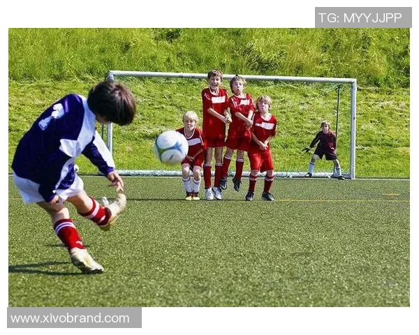 模仿西班牙足球明星精彩瞬间视频挑战展现你的足球才华与创意 模仿西班牙足球明星精彩瞬间视频挑战展现你的足球才华与创意