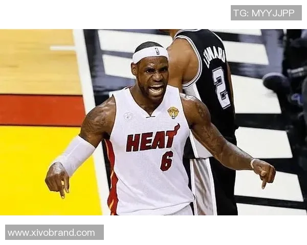 足球明星热爱詹姆斯的篮球魅力与激情引发球迷热议 足球明星热爱詹姆斯的篮球魅力与激情引发球迷热议